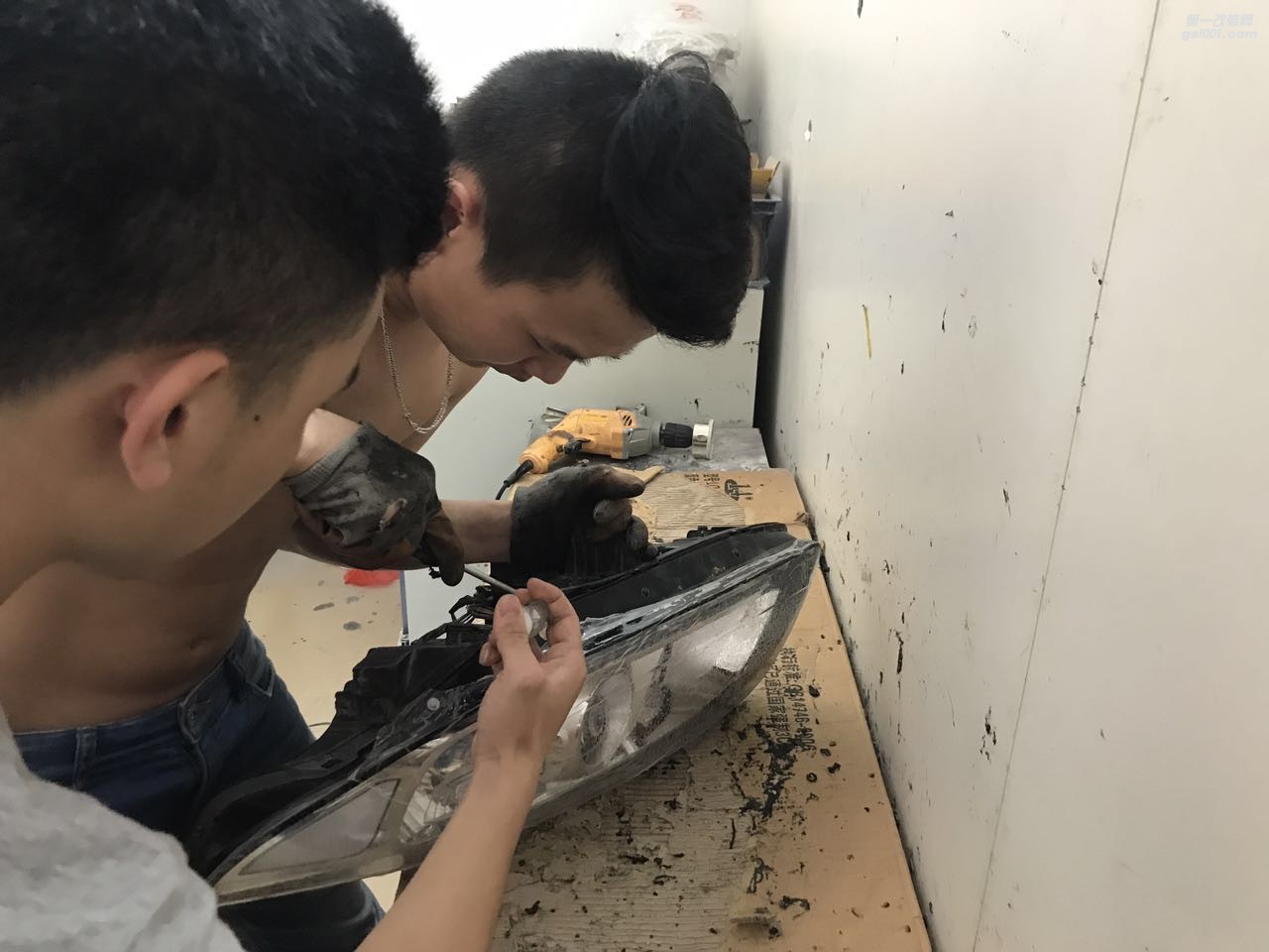 廣州改燈  廣州卡萊姆浦專業(yè)改燈店邁銳寶   改燈 車燈改裝升級：鍍膜5＋5雙光透鏡  氙氣燈套餐  冰藍惡魔眼