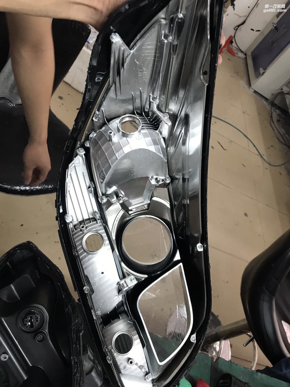 廣州改燈  廣州卡萊姆浦專業(yè)改燈店邁銳寶   改燈 車燈改裝升級：鍍膜5＋5雙光透鏡  氙氣燈套餐  冰藍惡魔眼