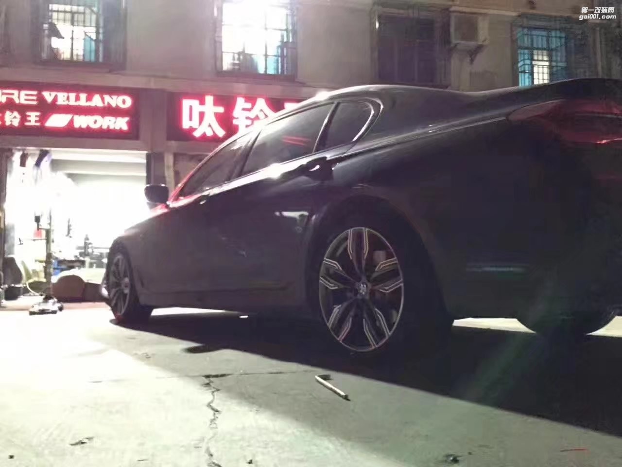 新款7系，上 原廠全新 20寸，完工！