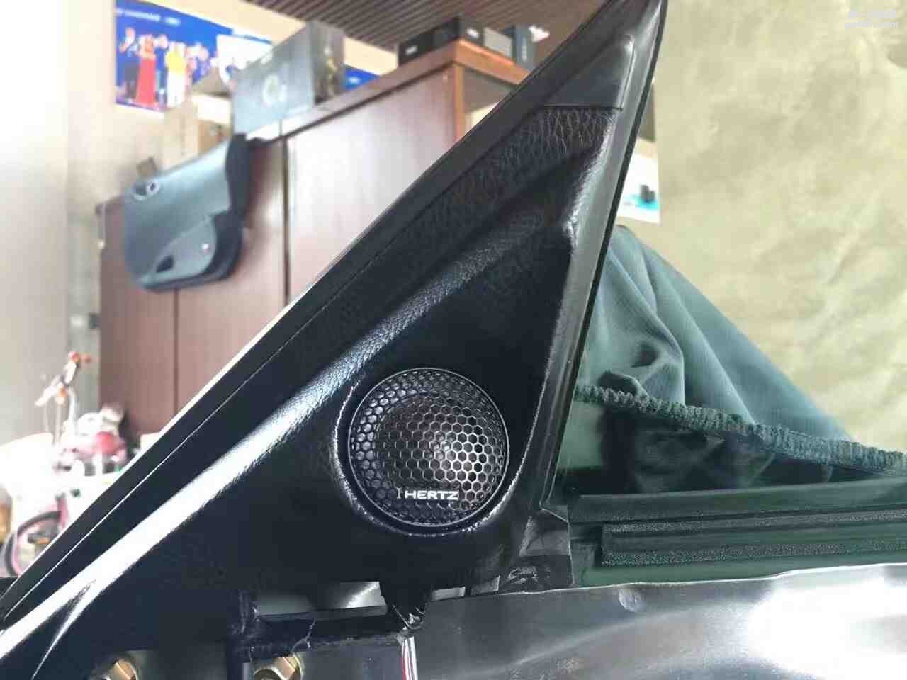 汕頭市星悅汽車音響升級(jí)中心-日產(chǎn)350Z跑車改裝汽車音響全車赫茲喇叭加赫茲功放赫茲音頻處理器升級(jí)大能隔音