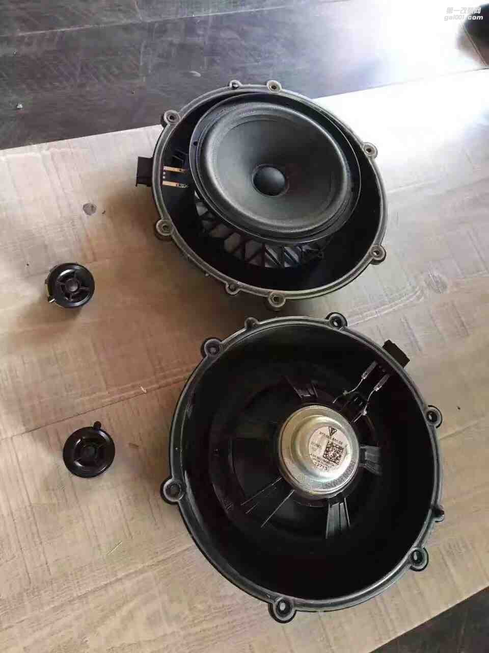 汕頭市星悅汽車音響升級中心保時捷911升級意大利赫茲3分頻，原車沒有中音，升級赫茲3分頻