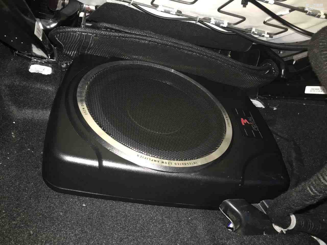 汕頭市星悅汽車音響升級中心-馬自達(dá)CX-4大能4門隔音，升級前聲場勁浪套裝喇叭，后聲場勁浪同軸喇叭勁浪超薄低音炮