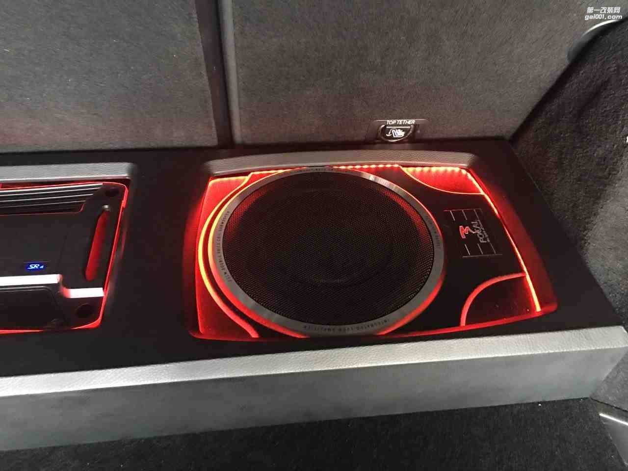 汕頭市星悅汽車音響升級(jí)中心-奔馳GLK300升級(jí)4門大能隔音+改裝法國(guó)勁浪音響+歐迪臣功放