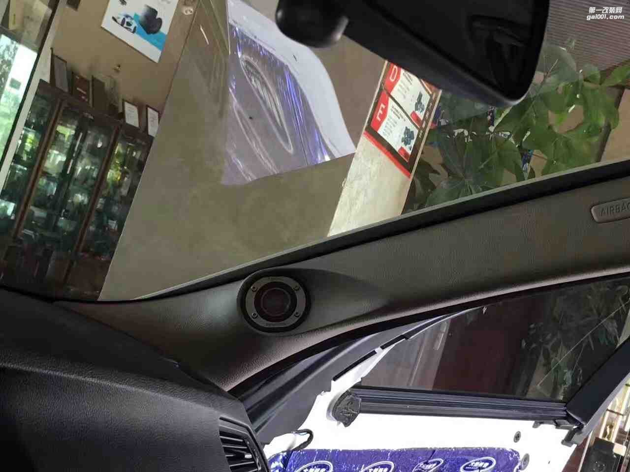寶馬BMW525大能隔音+法國(guó)勁浪烏托邦+麥景圖功放+歐迪臣音頻處理器+赫茲低音-汕頭市星悅汽車音響升級(jí)中心