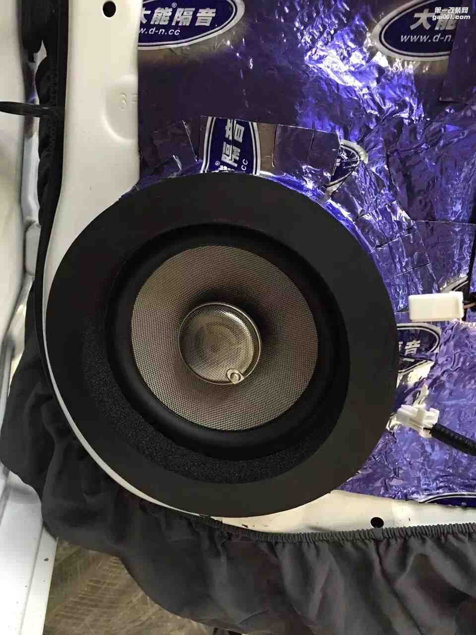 汕頭市星悅汽車音響升級中心豐田銳志升級隔音改裝意大利赫茲喇叭+燕飛利士同軸音響改裝