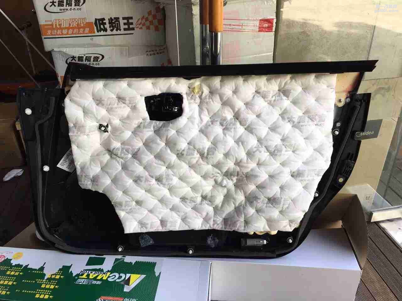 汕頭星悅汽車音響升級中心改裝豐田皇冠升級大能4門+后備箱+葉子隔音，做隔音找星悅汽車音響改裝為你打造豪華車