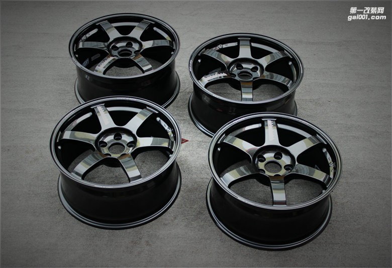 海亞：RAYS TE37SAGA 5X112 18X8.5 ET42/36 高爾夫GTIR A3S3A4LTT CLA/A45等
