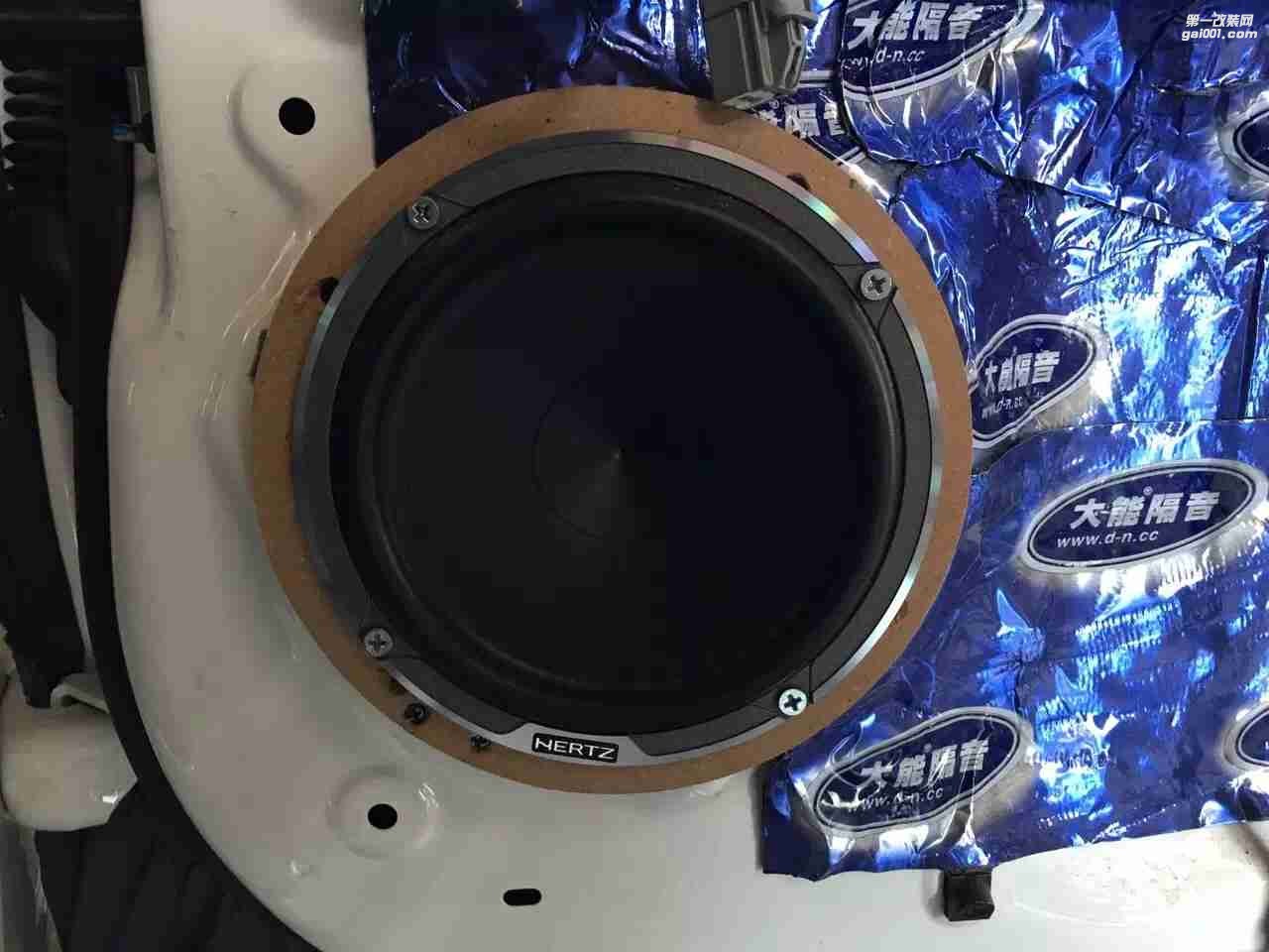 汕頭星悅汽車音響升級中心福特金牛座大能4門隔音，赫茲喇叭赫茲HDP4 功放，歐迪臣處理器，哈曼卡登電容