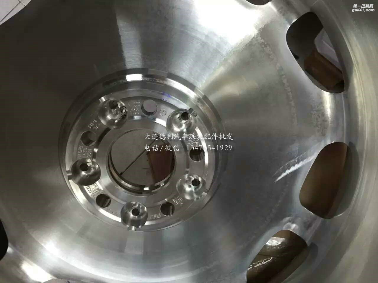 奔馳御用改裝品牌AMG鮑魚剎車提升安全性