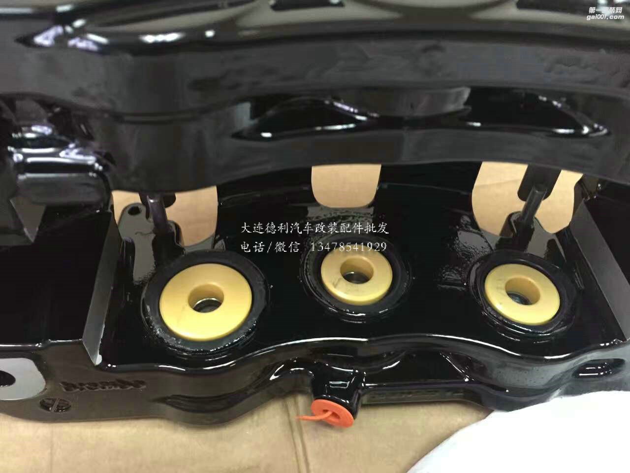 奔馳御用改裝品牌AMG鮑魚剎車提升安全性