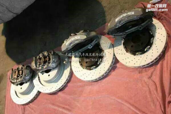 奔馳御用改裝品牌AMG鮑魚剎車提升安全性