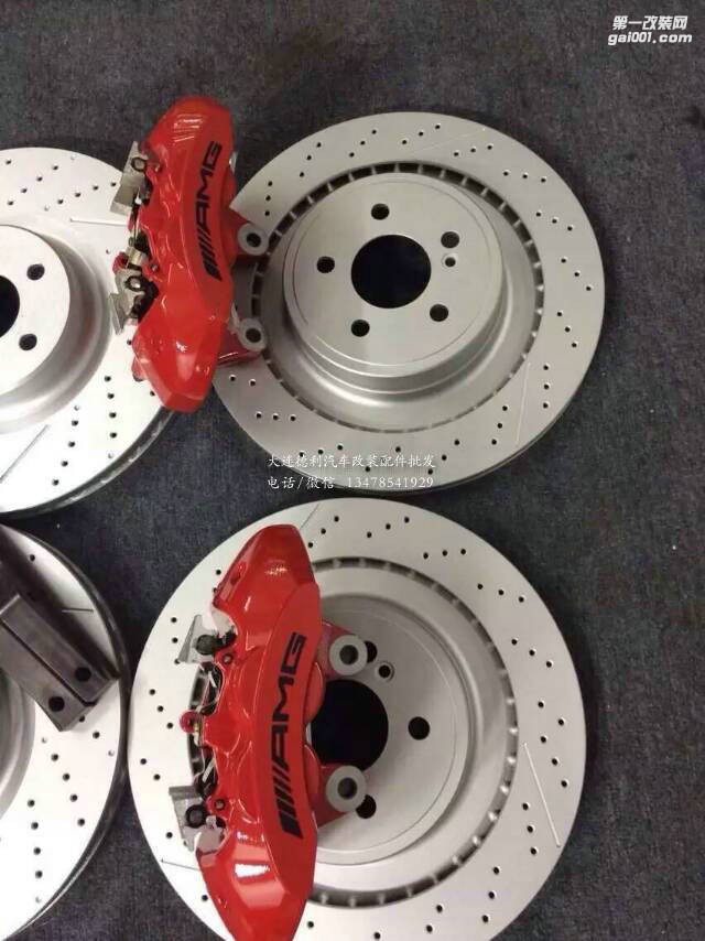 奔馳御用改裝品牌AMG鮑魚剎車提升安全性
