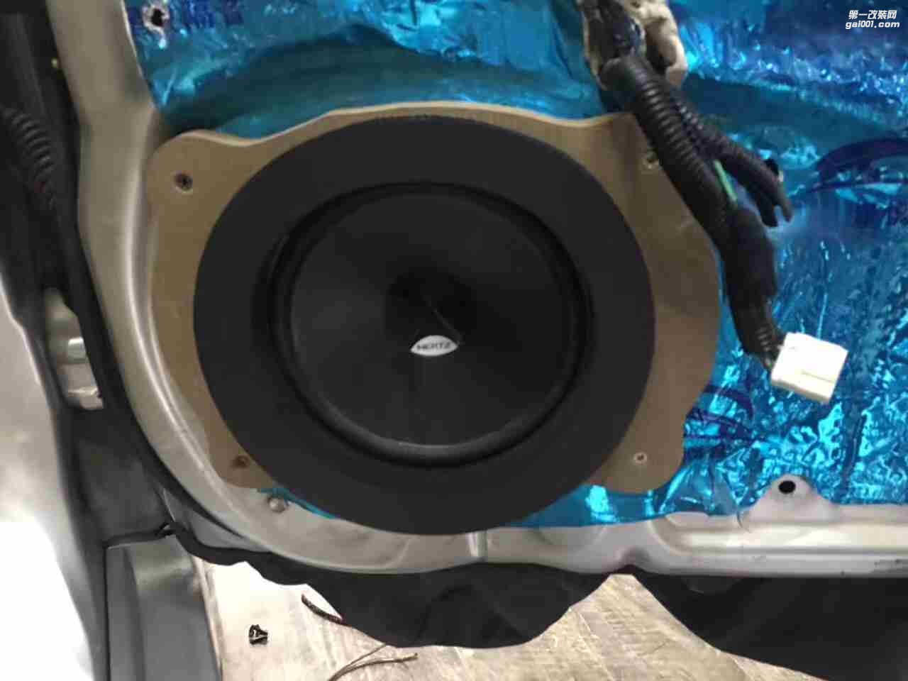 汕頭市星悅汽車音響升級中心銳志升級星悅4門隔音改裝意大利赫茲esk f165兩分頻燕飛力士同軸赫茲hdp4功放