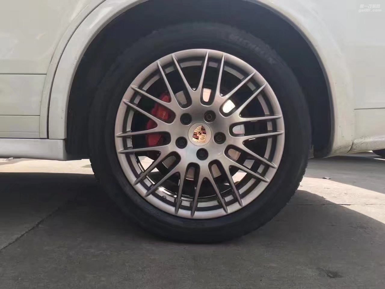 卡宴 ，換 原裝 20寸 RS 完工！