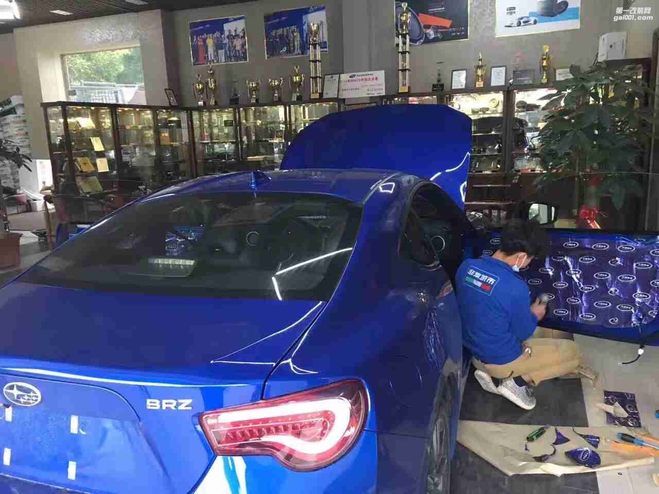 汕頭市星悅汽車音響有限公司跑車斯巴魯BRZ未上牌升級(jí)大能隔音，音響改裝汽車音響