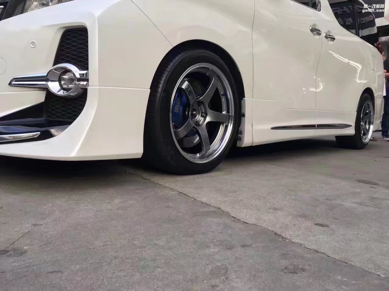 埃爾法，換 ADVAN GT 全新 完工。
