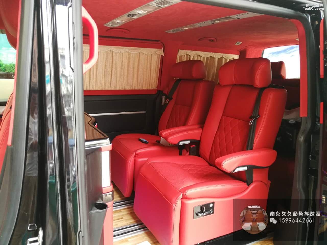 江苏安徽迈特威商务车火红内饰改装，极致奢华舒适享受！