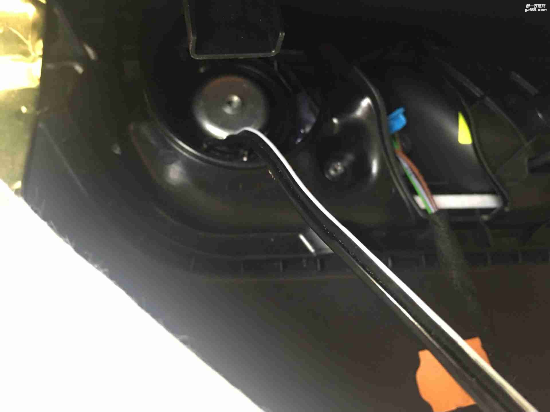 汕頭市星悅汽車音響有限公司大眾夏朗升級4門大能隔音改裝音響法國勁浪R-165S2套裝喇叭