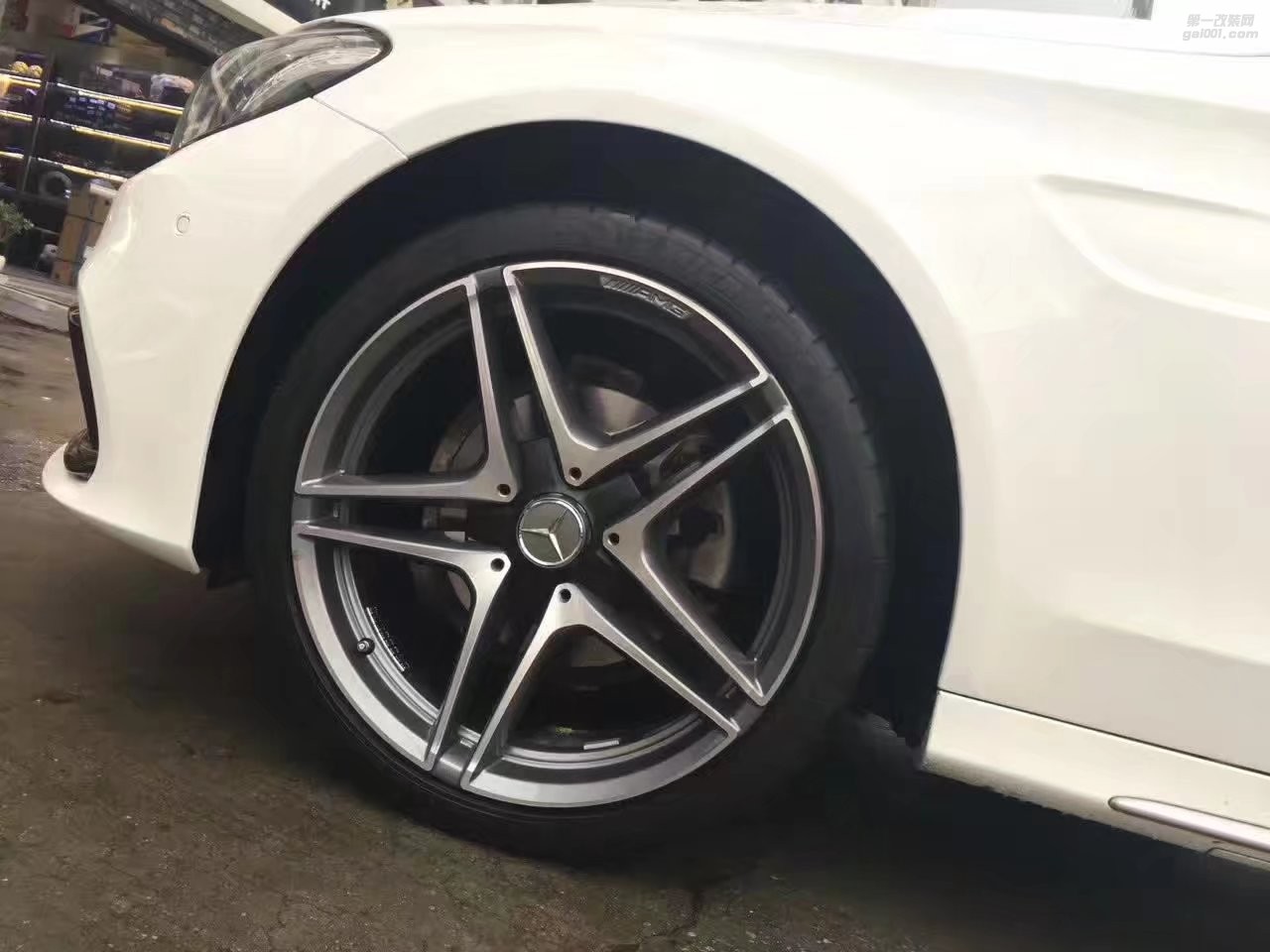 奔馳，換 C63 原裝 19寸 完工！