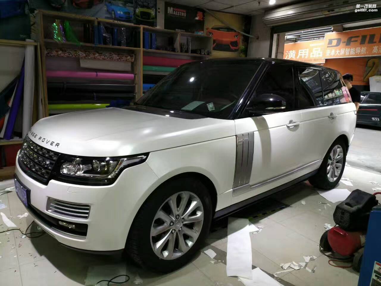 路虎攬勝行政全車綢緞白