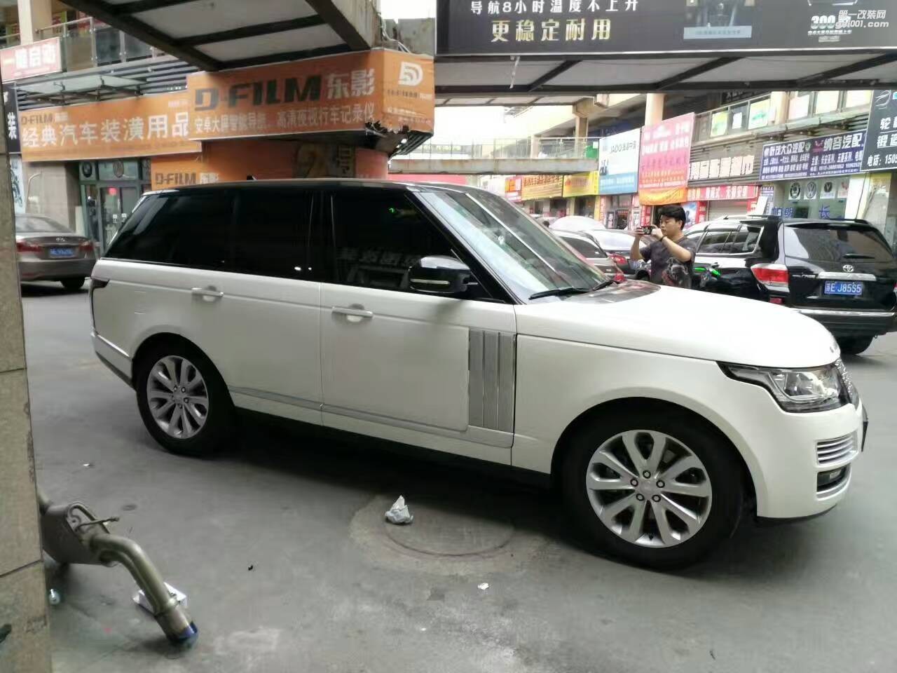 路虎攬勝行政全車綢緞白