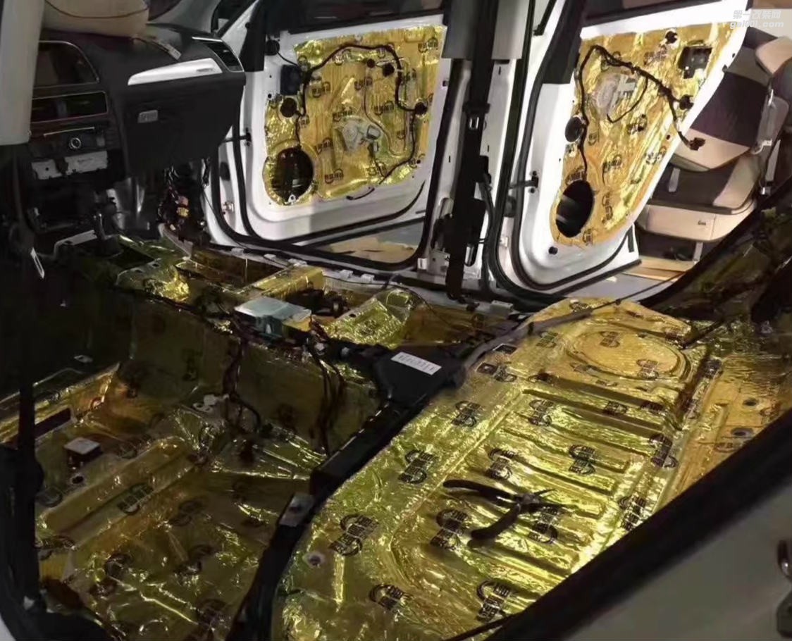 奧迪Q5全車賽藍(lán)環(huán)保隔音 靜享自由美好