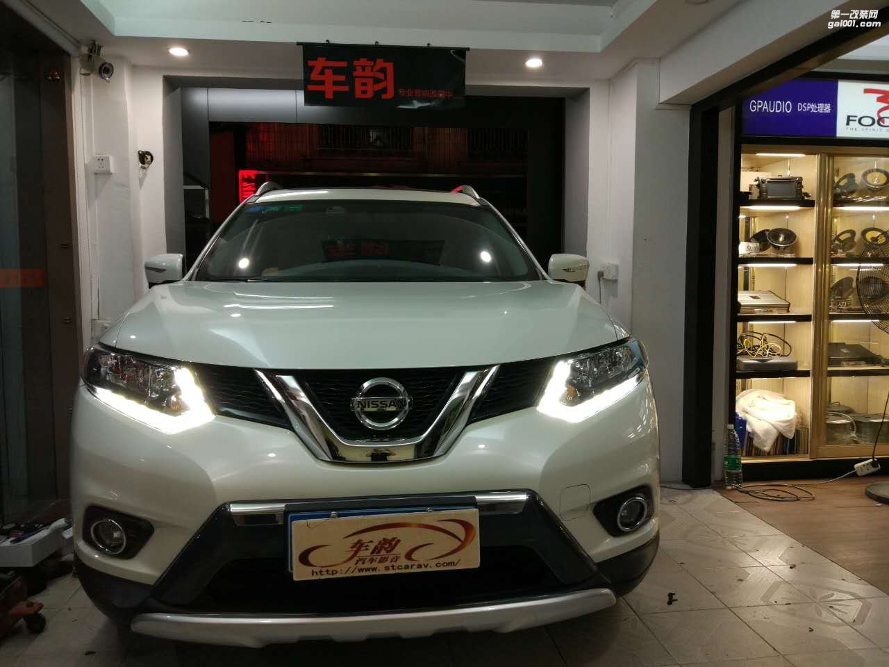 告別松散音質(zhì)，汕頭日產(chǎn)奇駿汽車音響改裝黃金聲學(xué)GS165.2大白鯊七層輪轂隔音 潮南車韻汽車影音