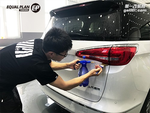 Buick 別克 GL8開貼OViiO透明膜