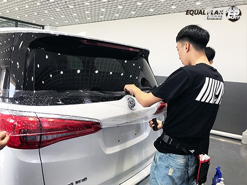 Buick 別克 GL8開貼OViiO透明膜