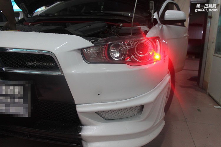 貴陽三菱翼神改裝大燈燈光升級氙氣燈雙光透鏡惡魔眼天使眼