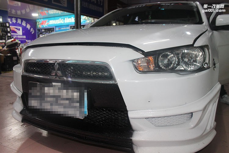 貴陽三菱翼神改裝大燈燈光升級氙氣燈雙光透鏡惡魔眼天使眼