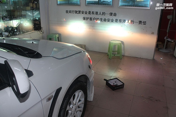 貴陽三菱翼神改裝大燈燈光升級氙氣燈雙光透鏡惡魔眼天使眼