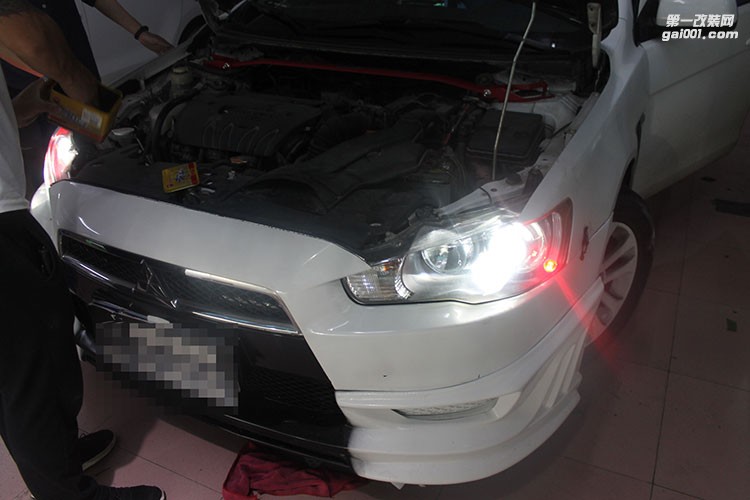 貴陽三菱翼神改裝大燈燈光升級氙氣燈雙光透鏡惡魔眼天使眼