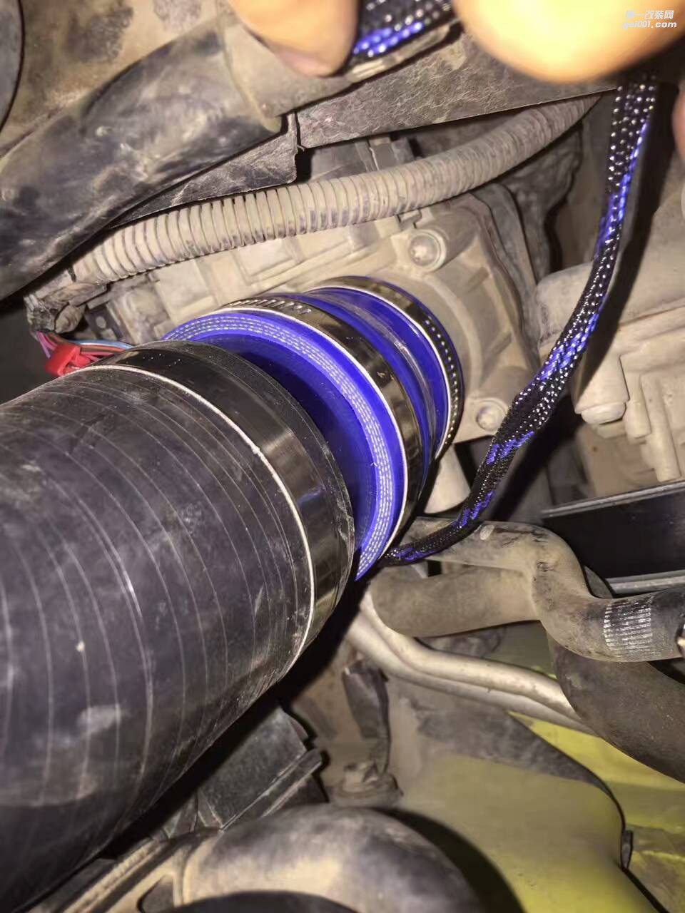 大眾POLO 汽車(chē)進(jìn)氣配件 提升動(dòng)力改裝 鍵程離心式電動(dòng)渦輪增壓器LX3971案例
