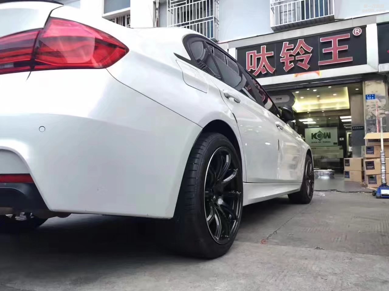 寶馬，換 RAYS 18寸 完工！