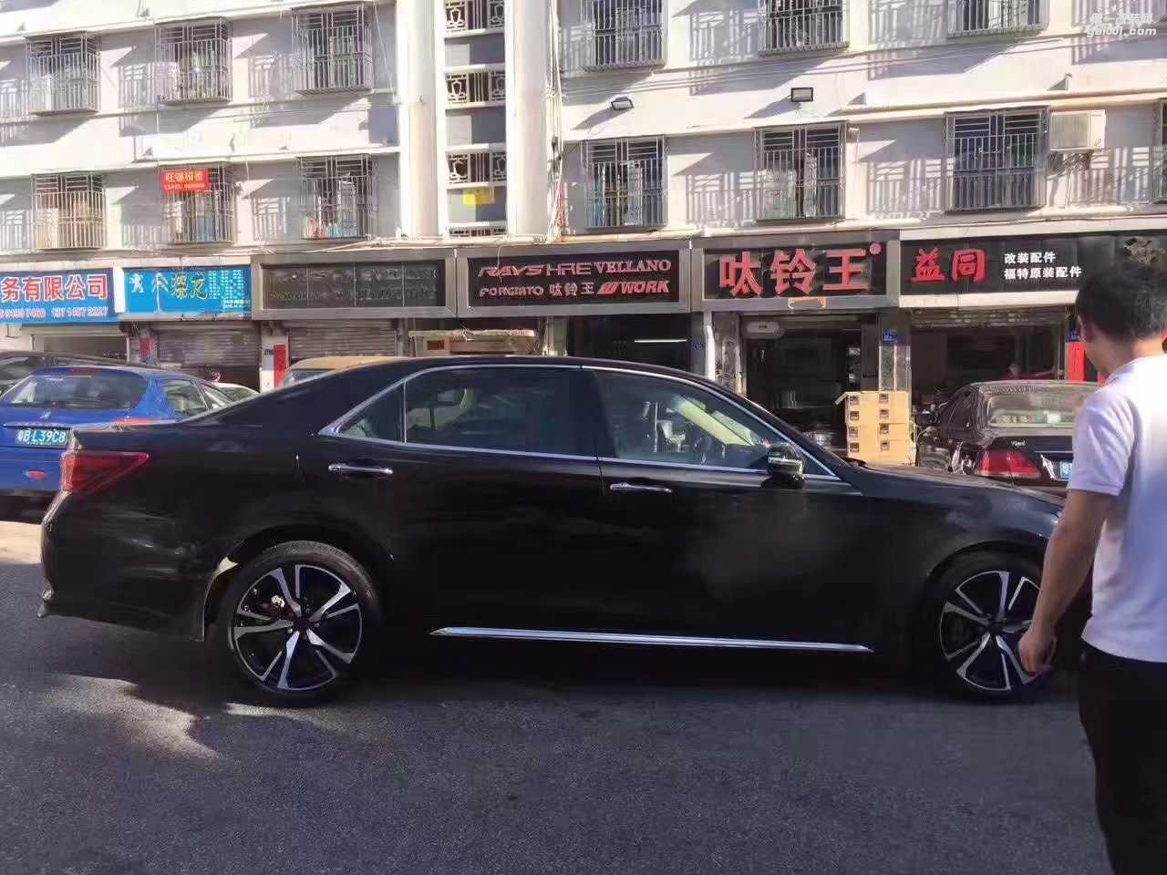 皇冠，裝 RAYS．19寸 鍛造．完工！