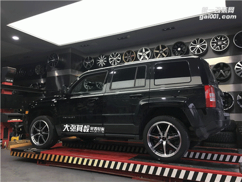 JEEP自由客輪轂改裝R19長沙大張其轂