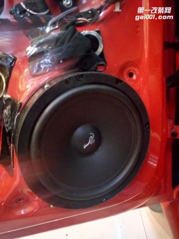 濟(jì)寧市鄒城大班汽車音響改裝大眾POLO升級DSP4.1音響系統(tǒng)