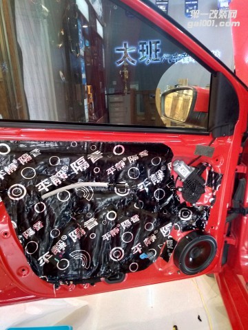 濟(jì)寧市鄒城大班汽車音響改裝大眾POLO升級DSP4.1音響系統(tǒng)