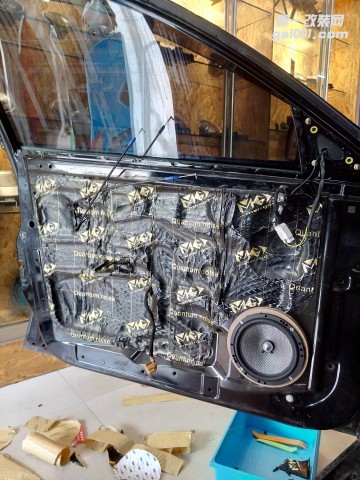 濟寧市鄒城大班汽車音響改裝引擎蓋隔音隔音+流水槽隔音+前門隔音+勁浪165AS音響安裝