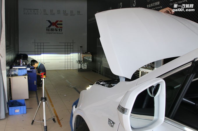凱迪拉克XT5改燈霧燈雙色日行燈