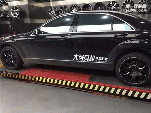 奔馳S500輪轂改裝升級(jí)--長(zhǎng)沙大張其轂輪轂
