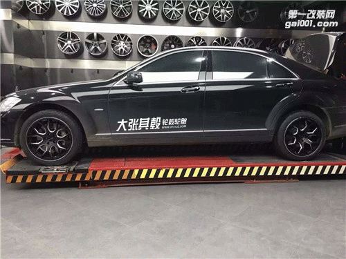 奔馳S500輪轂改裝升級(jí)--長(zhǎng)沙大張其轂輪轂