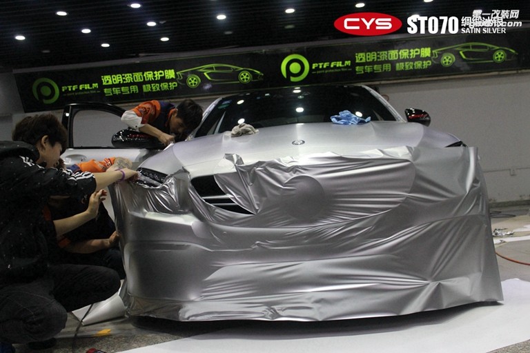 車衣裳北京奔馳G63S全車綢緞冰銀改色貼膜