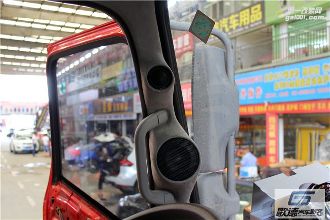 武漢歌德東風(fēng)大貨車改裝德國伊頓三分頻 圣美歌功放