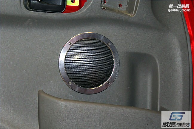 武漢歌德東風(fēng)大貨車改裝德國伊頓三分頻 圣美歌功放