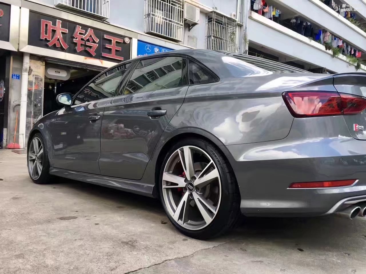 奧迪，換 原裝 19寸 完工！