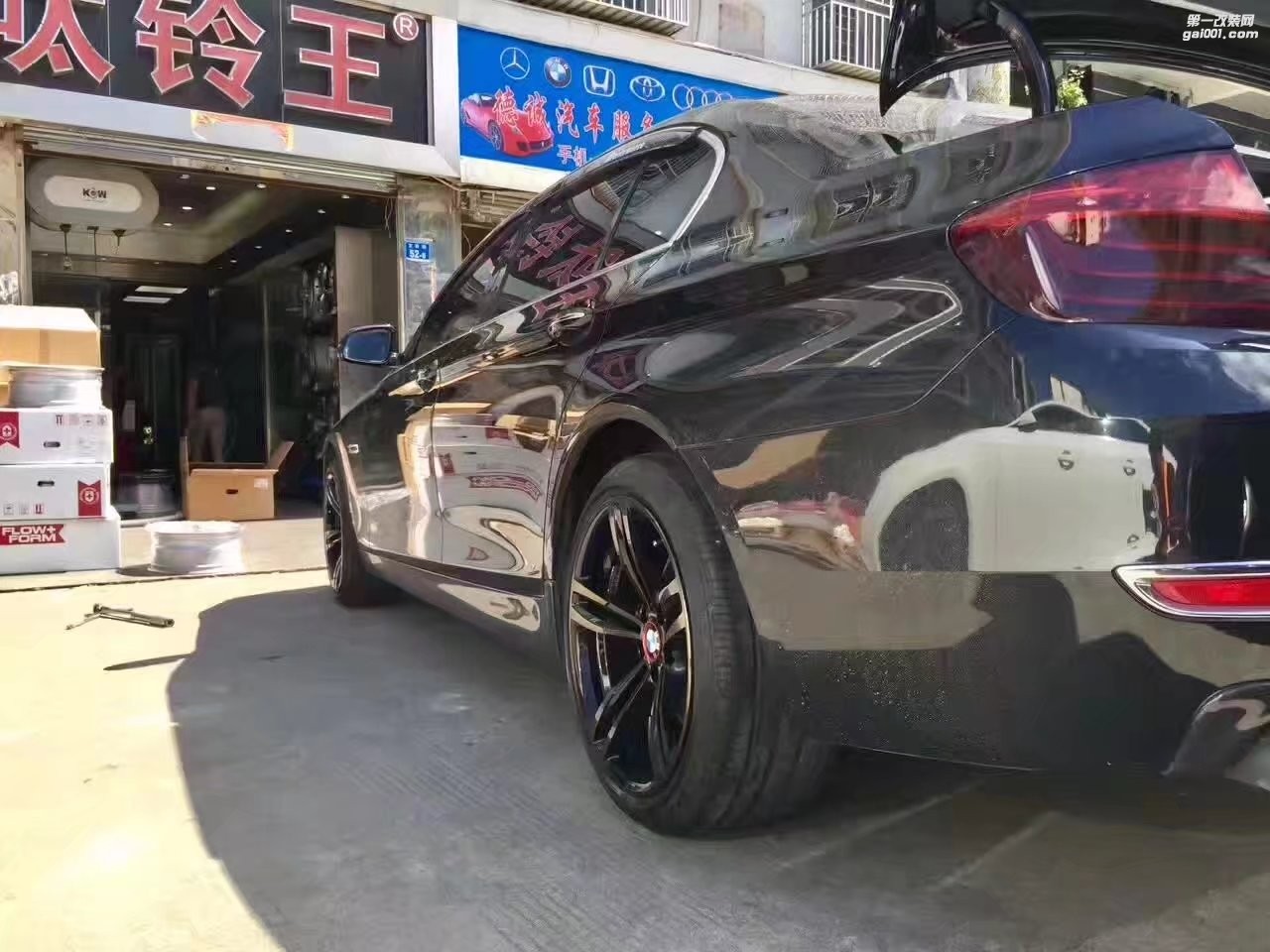 寶馬,換 M4 原裝 19寸 完工!