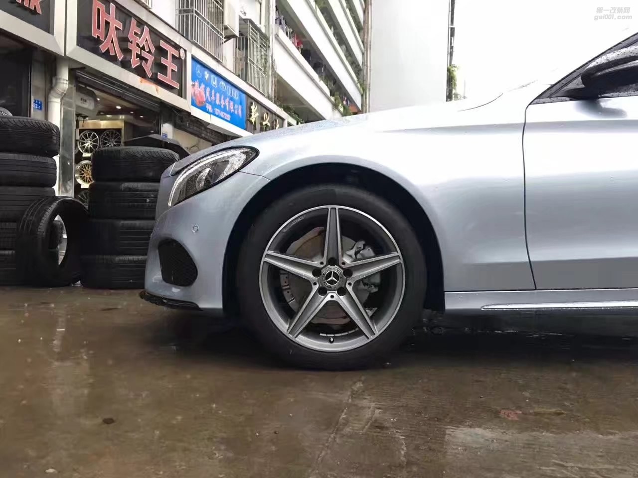 奔馳，換 原裝 18寸 完工！ ????