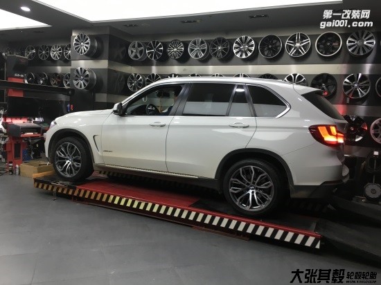 寶馬X5輪轂改裝升級(jí)R20   長(zhǎng)沙大張其轂